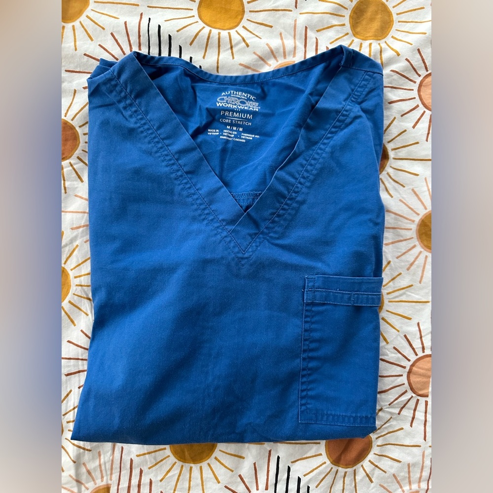Cherokee scrub top sz M